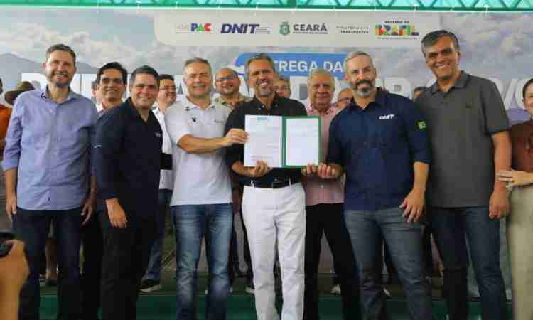 Governo inaugura trecho da BR-222 e avança nas obras da BR-116
